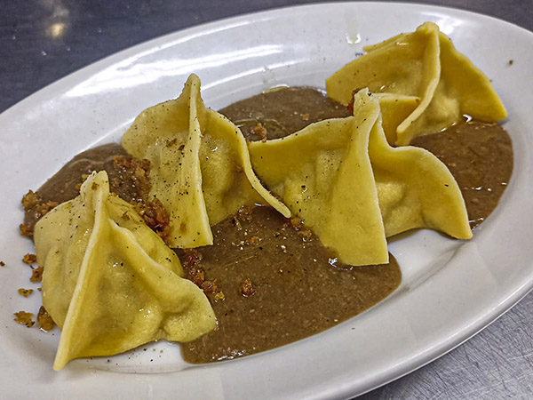 cappellacci al ragù