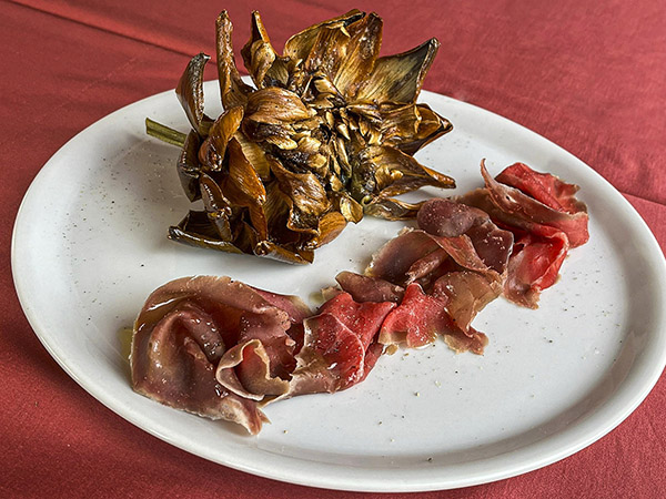 carciofo fritto con crudo