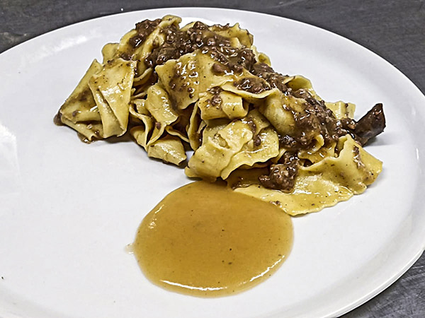 tagliatelle ragù bianco