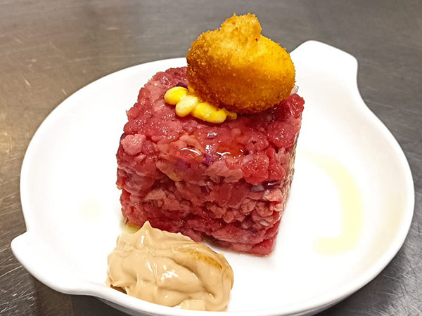 tartare con tuorlo d'uovo